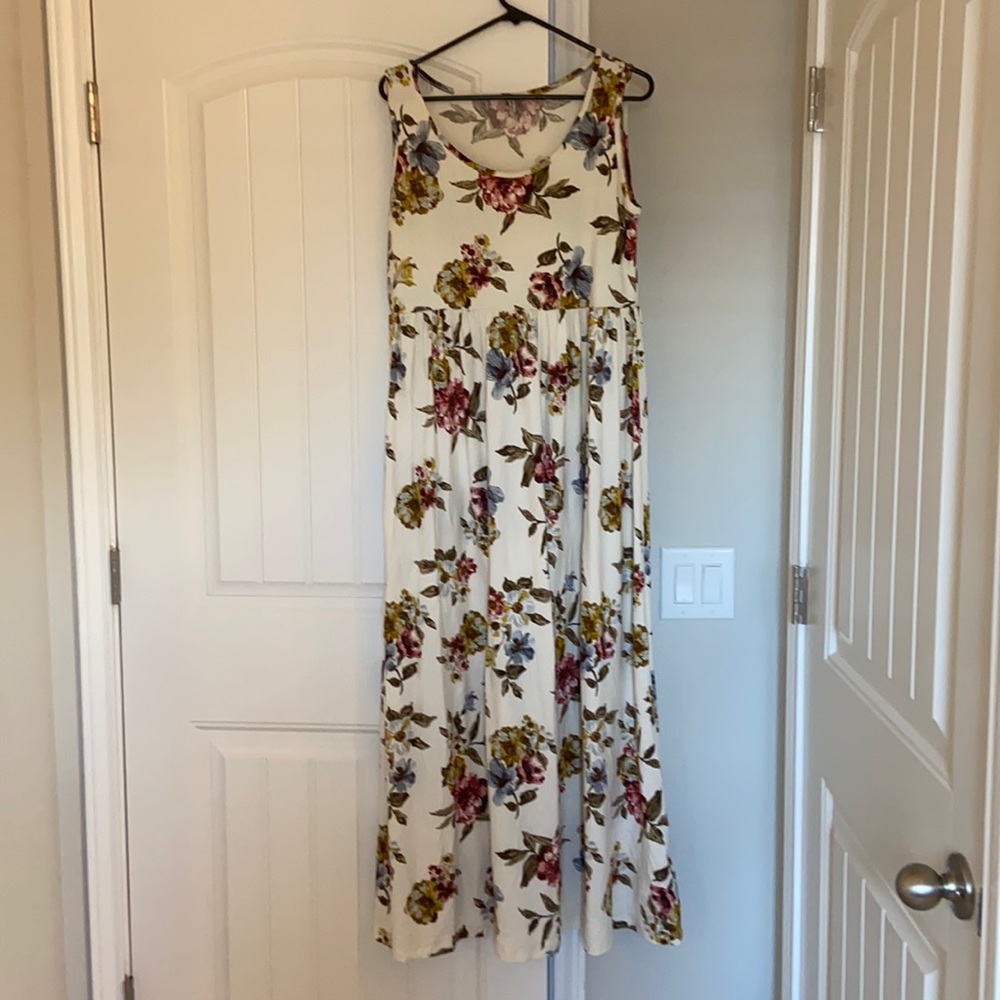 Maternity maxi dress